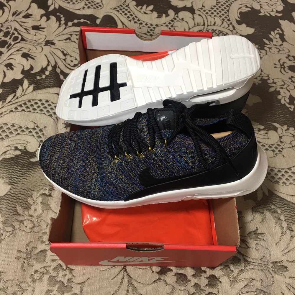 NIKE AIR MAX THEA ULTRA FLYKNIT SNEAKERS - Picture 8 of 8